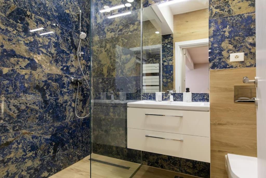 Elegant 2 Bedroom Retreat Bucarest Extérieur photo