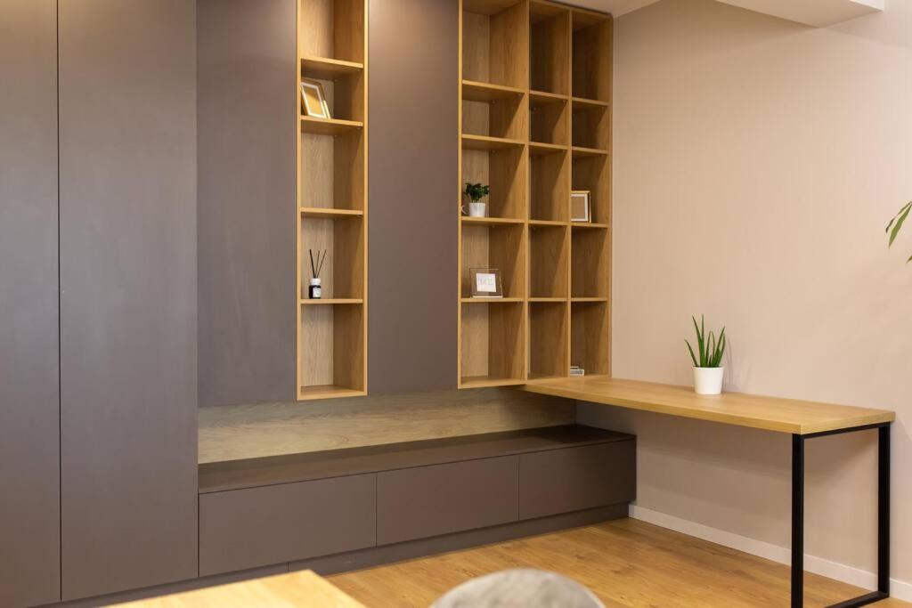 Elegant 2 Bedroom Retreat Bucarest Extérieur photo